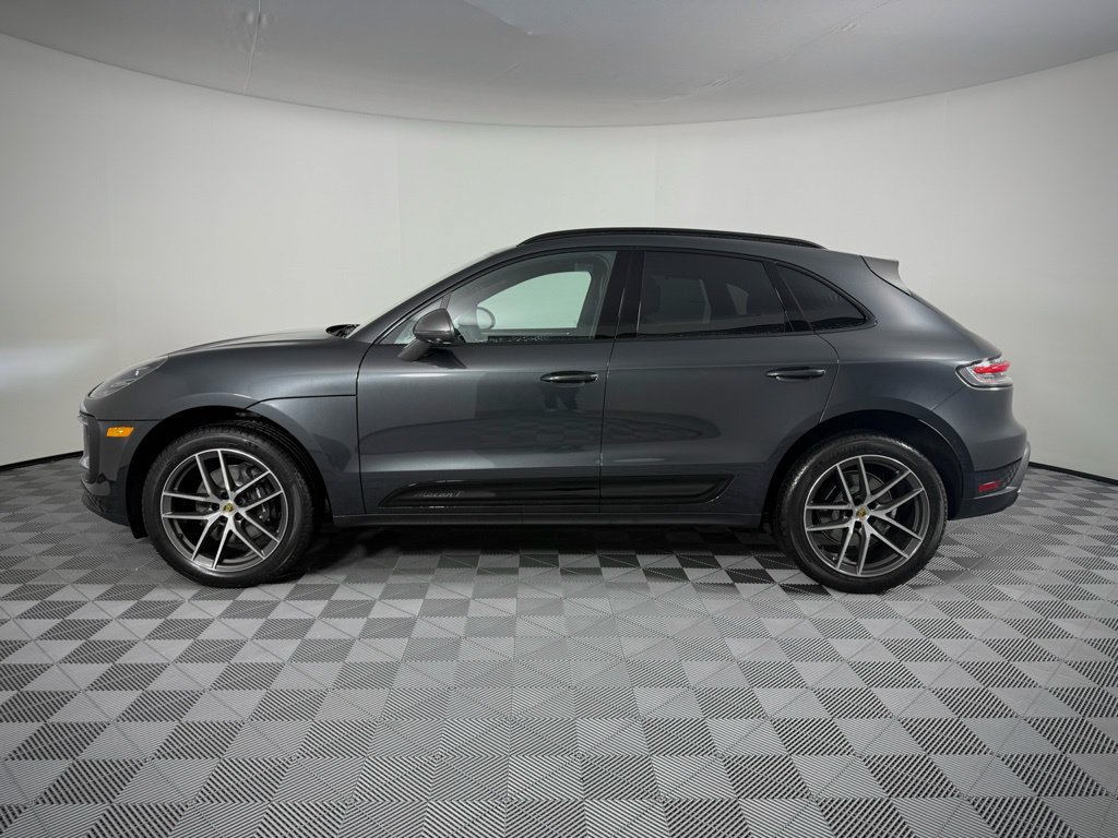 Certified 2026 Porsche Macan AWD/4WD image 2