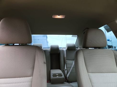 Used 2016 Toyota Camry SE FWD image 19