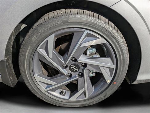 New 2026 Hyundai Elantra Limited image 37