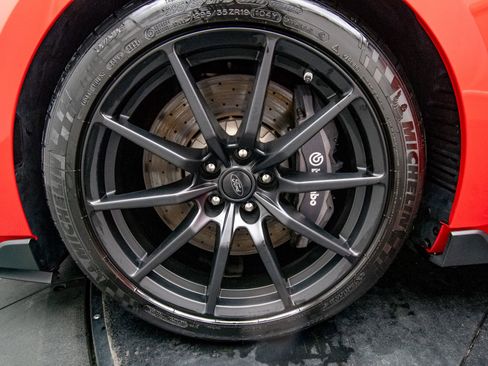 Used 2016 Ford Mustang Shelby GT350 w/ Technology Package image 28