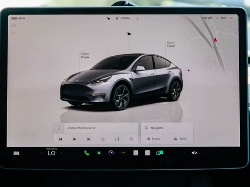Used 2024 Tesla Model Y Long Range image 14