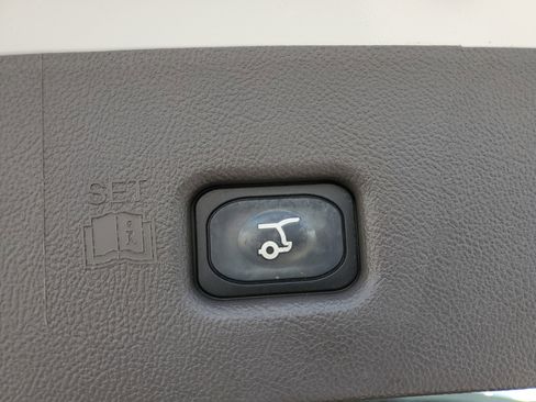 Certified 2022 Lincoln Nautilus FWD w/ Premium Package image 9