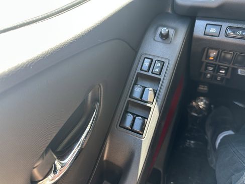 Used 2024 Nissan Frontier PRO-4X w/ Technology Package image 29