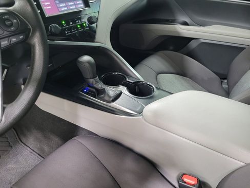 Used 2019 Toyota Camry LE FWD image 26