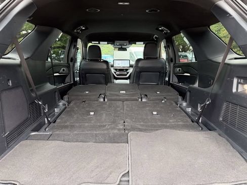 Used 2025 Ford Explorer ST-Line w/ ST-Line Street Pack AWD/4WD image 22