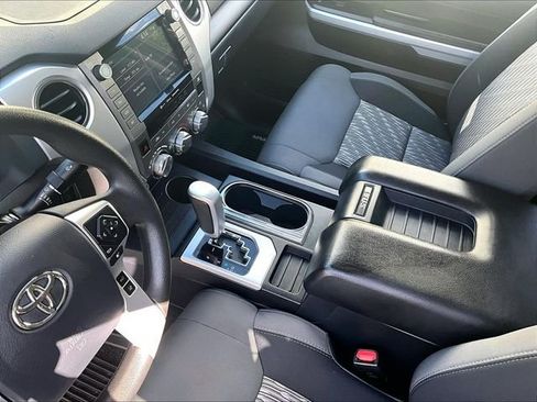 Used 2020 Toyota Tundra SR5 w/ SR5 Upgrade Package AWD/4WD image 15