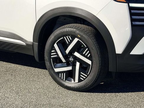 New 2026 Nissan Kicks SV image 7