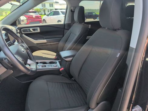 Used 2020 Ford Explorer XLT AWD/4WD image 11
