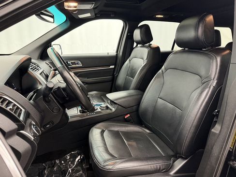 Used 2016 Ford Explorer Limited image 10