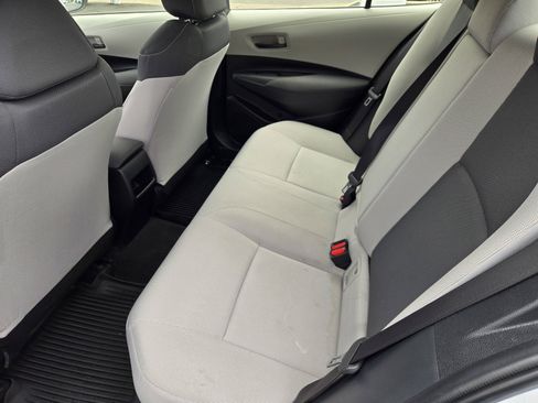 Used 2022 Toyota Corolla LE FWD image 11