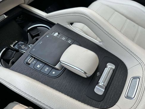 Used 2021 Mercedes-Benz GLS 580 4MATIC w/ Exclusive Trim Package image 27