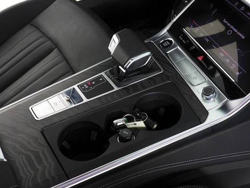 Used 2025 Audi A6 Premium Plus image 15