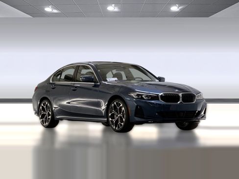 New 2026 BMW 330i Sedan w/ Convenience Package image 7