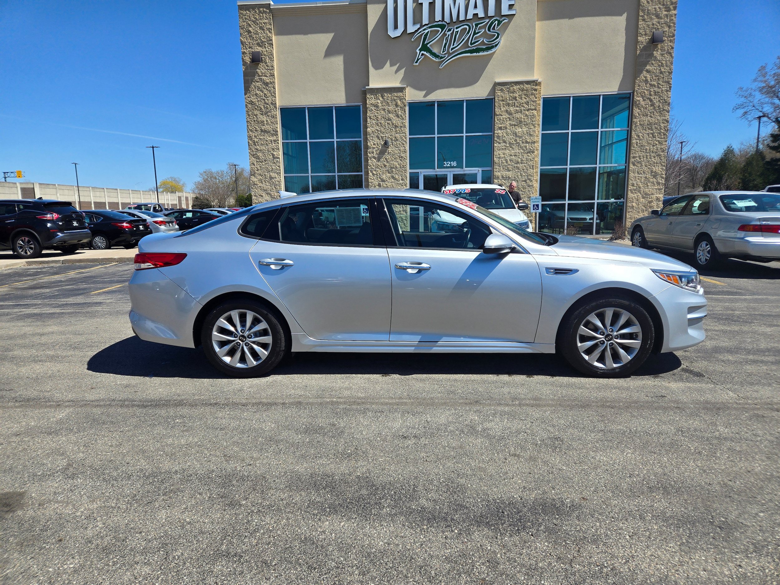 Used 2018 Kia Optima EX FWD image 1