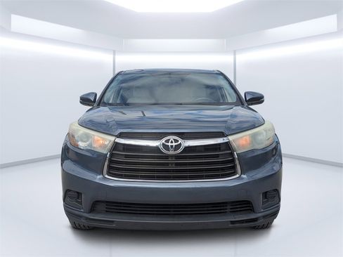 Used 2015 Toyota Highlander LE image 8