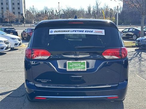 Certified 2019 Chrysler Pacifica Touring Plus image 3