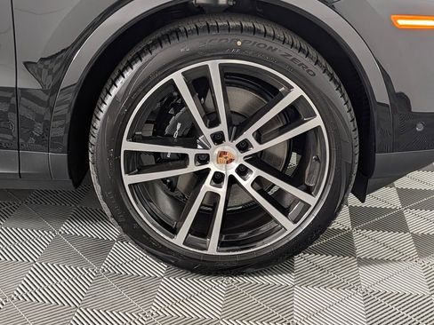 New 2026 Porsche Cayenne AWD/4WD image 14