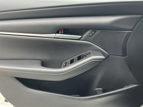 Used 2021 MAZDA MAZDA3 s image 23