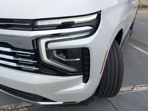 New 2025 Chevrolet Suburban Premier AWD/4WD image 28