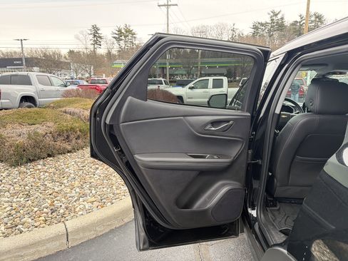 Used 2023 Chevrolet Blazer LT image 27