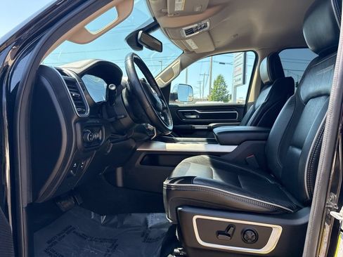 Used 2020 RAM 1500 Laramie AWD/4WD image 17