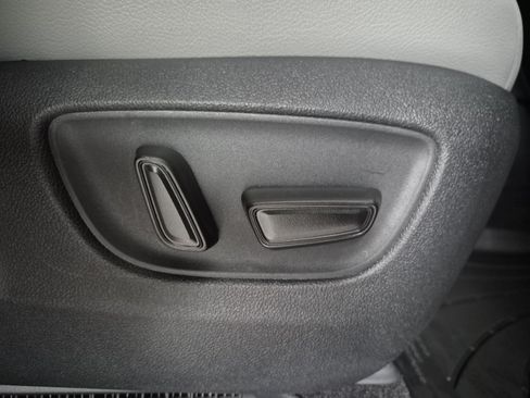New 2026 Toyota Sienna XLE FWD image 36
