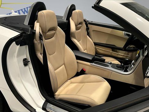 Used 2014 Mercedes-Benz SLK 250 image 25