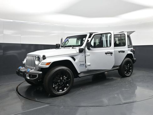 Used 2023 Jeep Wrangler Unlimited Sahara w/ Cold Weather Group AWD/4WD image 27