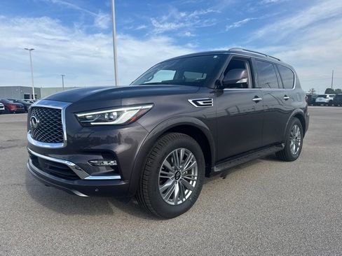 Used 2024 INFINITI QX80 Luxe AWD/4WD image 2