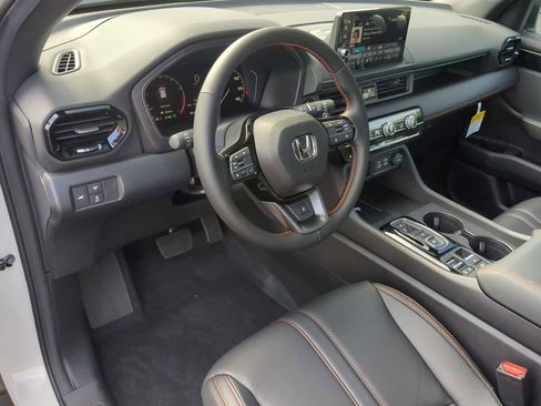 New 2025 Honda Pilot TrailSport image 15