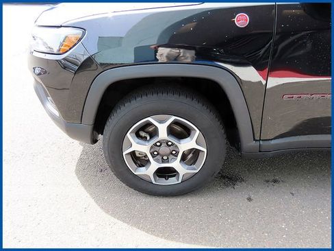 Used 2022 Jeep Compass Trailhawk w/ Trailhawk Convenience Group AWD/4WD image 13
