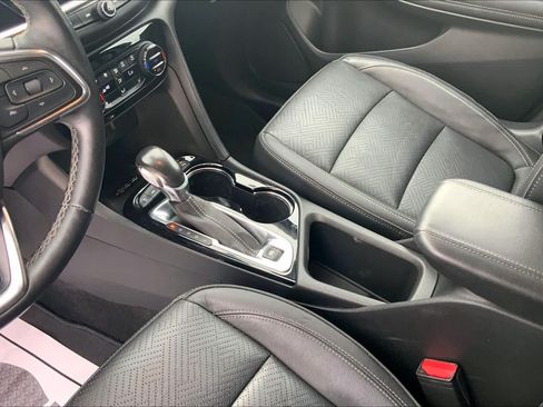 Used 2021 Buick Encore GX Essence w/ Advanced Technology Package AWD/4WD image 17
