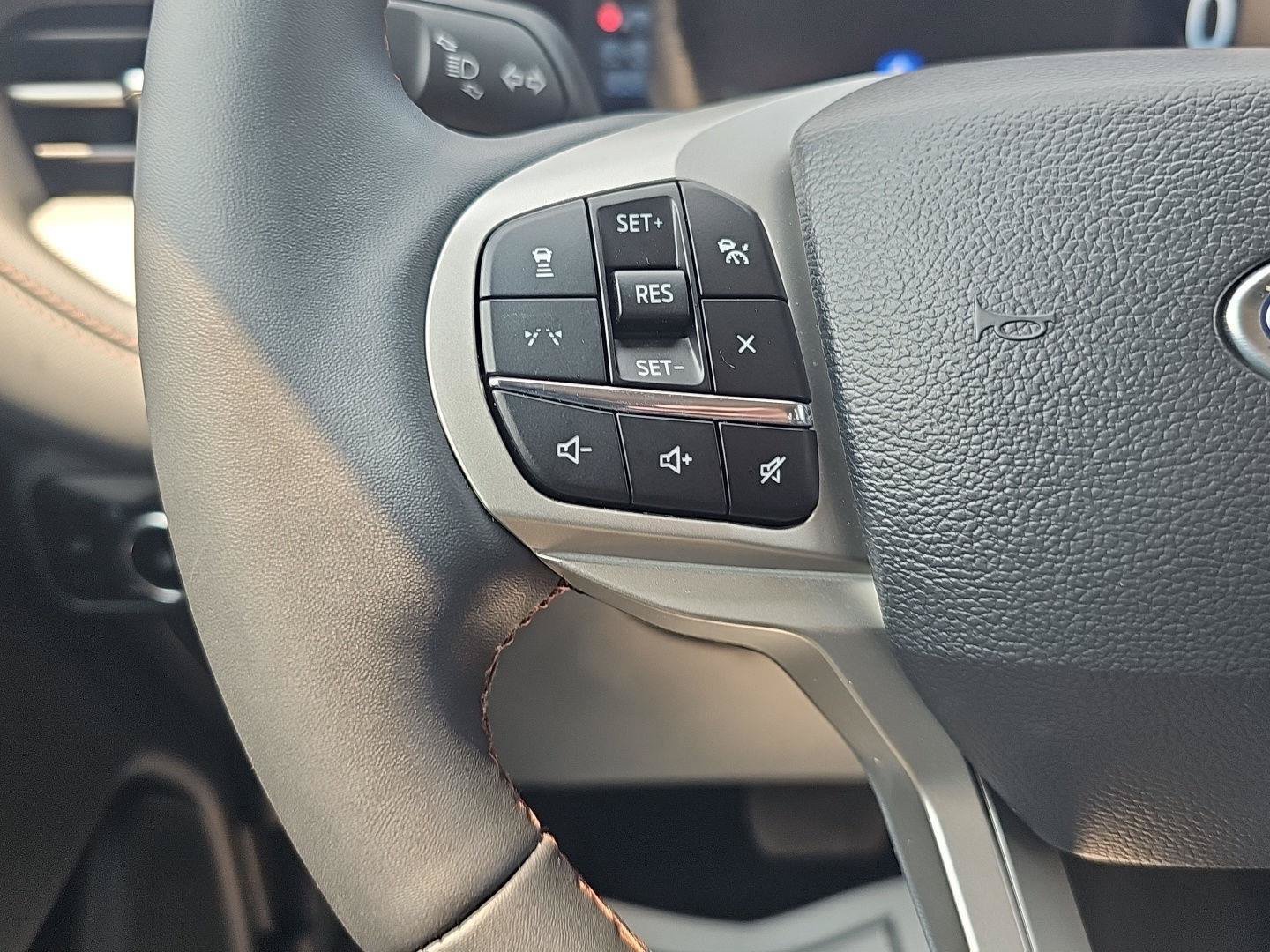 Used 2026 Ford Explorer Active RWD image 18