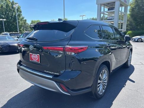 Used 2021 Toyota Highlander Platinum AWD/4WD image 7