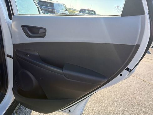 Used 2019 Hyundai Kona SE FWD image 16