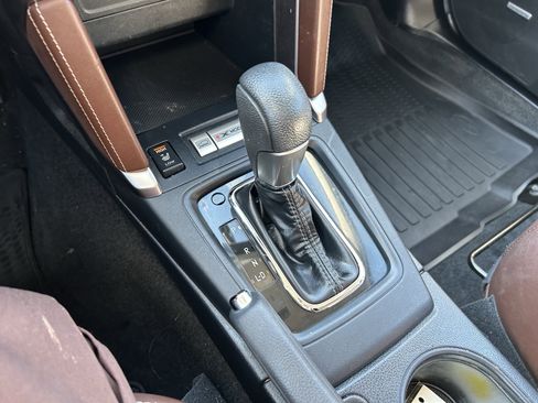 Used 2018 Subaru Forester 2.5i Touring w/ Popular Package #3B image 16