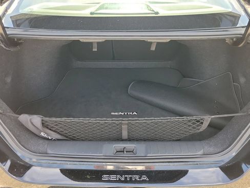 Used 2022 Nissan Sentra SV w/ Lighting Package FWD image 8