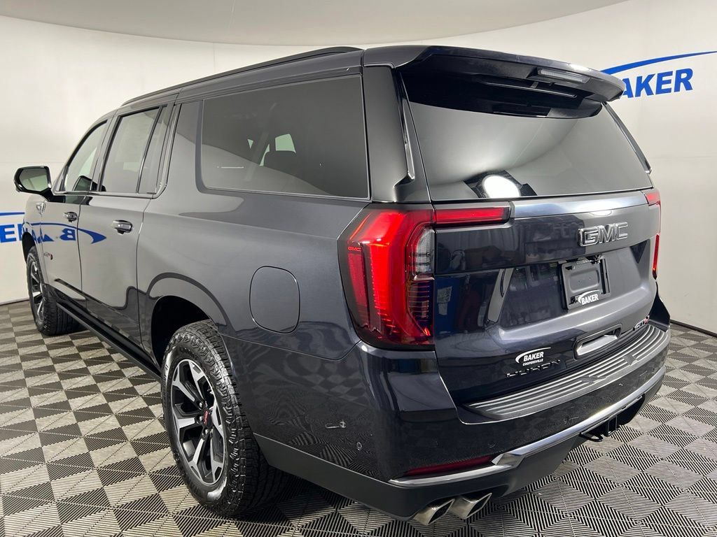 Used 2025 GMC Yukon XL AT4 AWD/4WD image 3