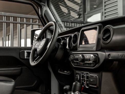 Used 2023 Jeep Wrangler Unlimited Sport AWD/4WD image 47