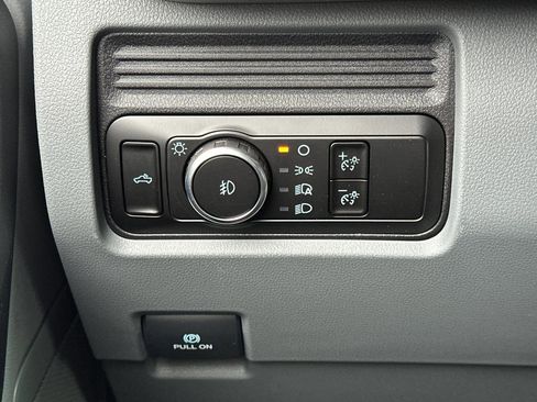 New 2026 Ford F250 XL w/ XL Chrome Package image 30