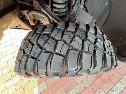 Used 2020 Chevrolet Colorado ZR2 w/ Colorado ZR2 Bison Edition image 11