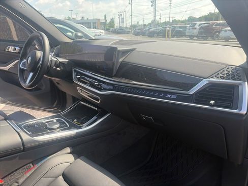 Used 2024 BMW X5 xDrive40i w/ M Sport Package AWD/4WD image 37