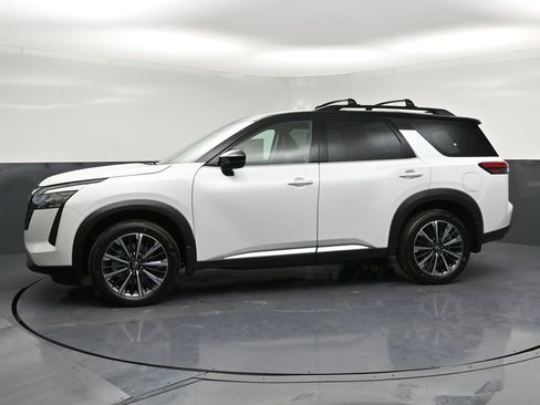 New 2026 Nissan Pathfinder Platinum w/ Cargo Package AWD/4WD image 2