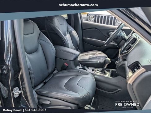 Used 2015 Jeep Cherokee Latitude FWD image 17