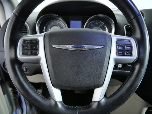 Used 2013 Chrysler Town & Country Touring-L w/ Driver Convenience Group FWD image 25
