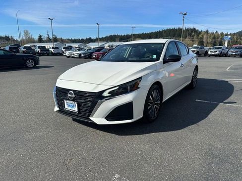 Used 2025 Nissan Altima 2.5 SV image 6