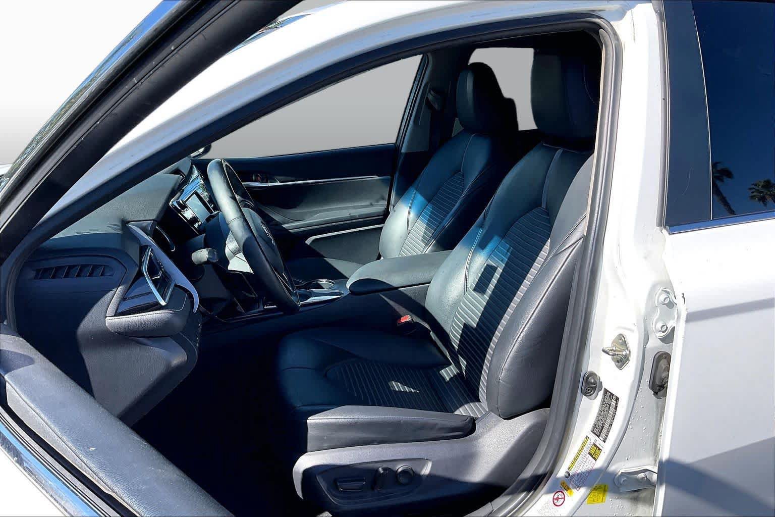 Used 2018 Toyota Camry SE FWD image 7