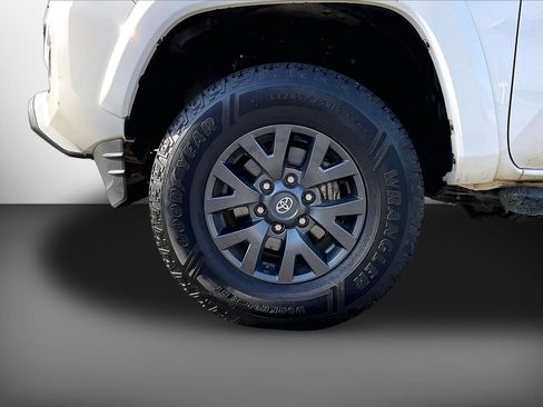 Used 2023 Toyota Tacoma SR5 w/ Technology Package AWD/4WD image 32