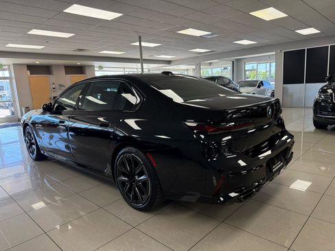 Used 2023 BMW 760i xDrive image 7