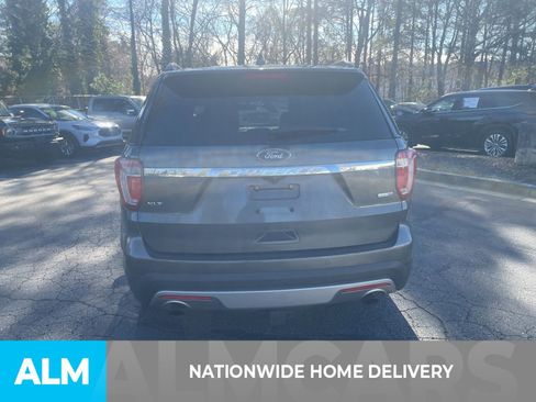 Used 2016 Ford Explorer XLT w/ Equipment Group 202A image 5